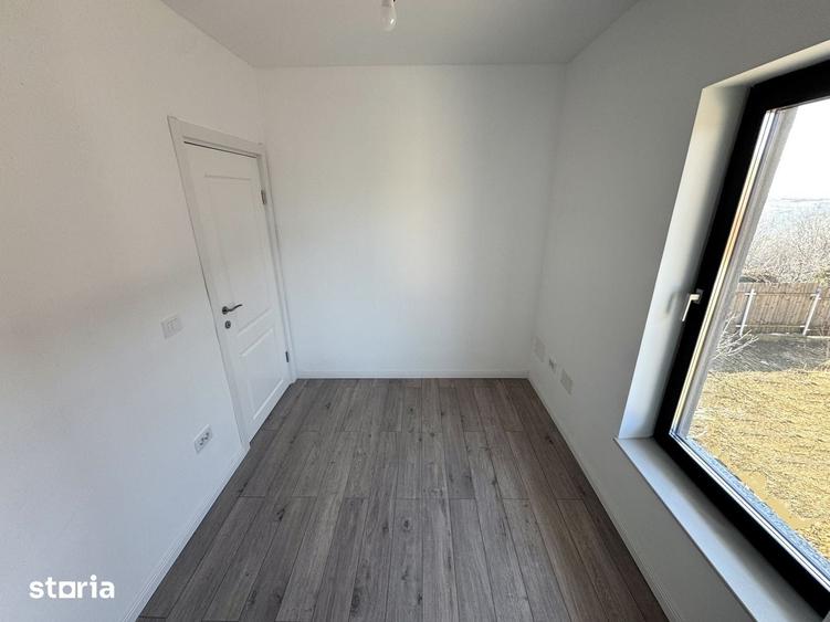 Casă cu 4 camere cu Teren 500 Mp în Ciurea