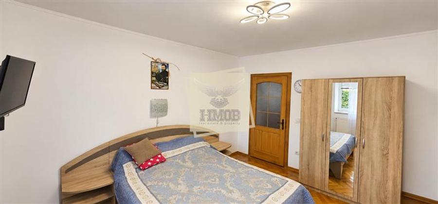Apartament cu 3 camere semidecomandat, mobilat în Calea Poplăcii