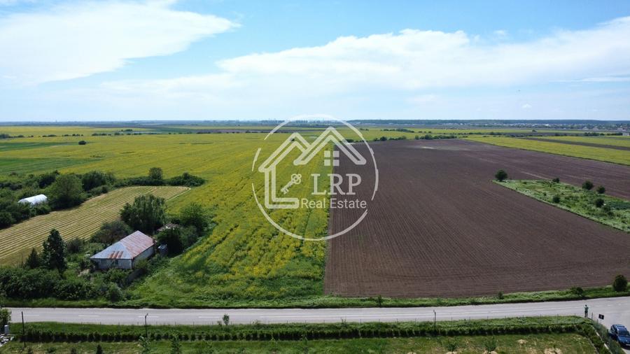 Teren Construcții intravilan de 400 mp, în Creața