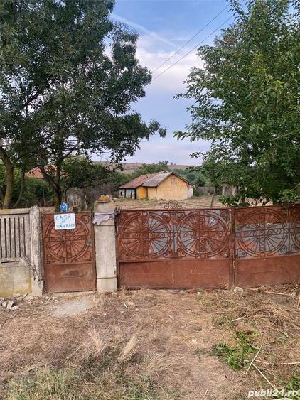 Casă cu 6 camere cu Teren 3400 Mp în Sprâncenata