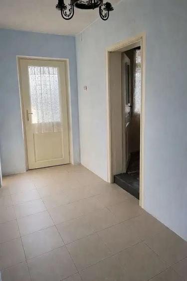 Casă cu 3 camere în Exterior Vest