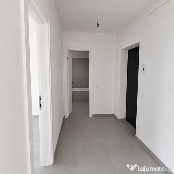 Apartament cu 2 camere semidecomandat în Sânpetru