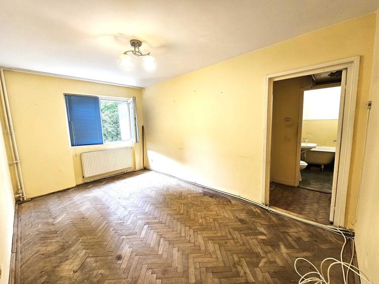 Apartament cu 2 camere semidecomandat în Exterior Vest