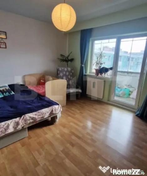 Apartament cu 4 camere decomandat în Astra