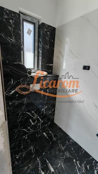 Casă individuală cu 4 camere cu Canalizare în Cristian