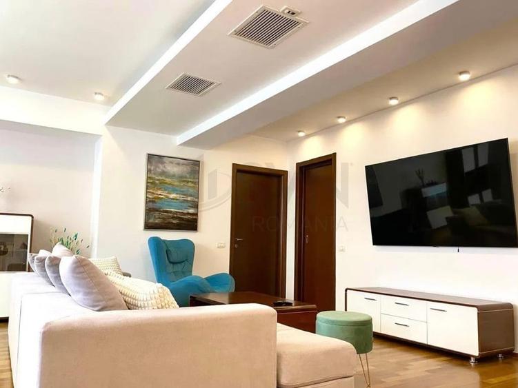 Apartament cu 3 camere semidecomandat în Pipera