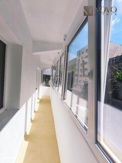 Apartament cu 4 camere decomandat în Romană