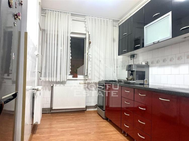 Apartament cu 2 camere semidecomandat, mobilat în Girocului