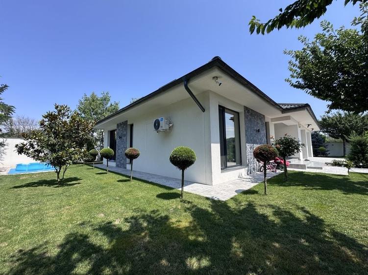 Casă cu 3 camere în Racovița