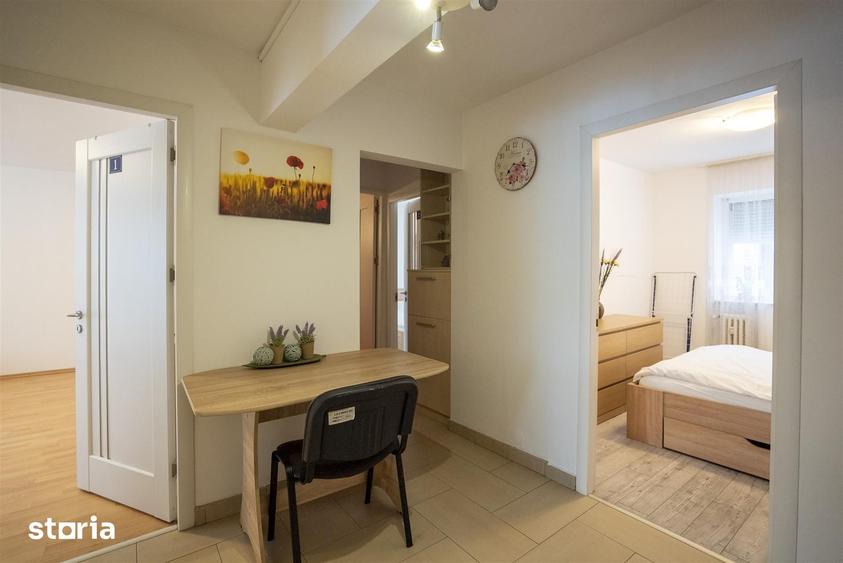 Apartament cu 4 camere decomandat, mobilat în Decebal
