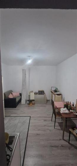 Apartament cu 2 camere decomandat în Traian