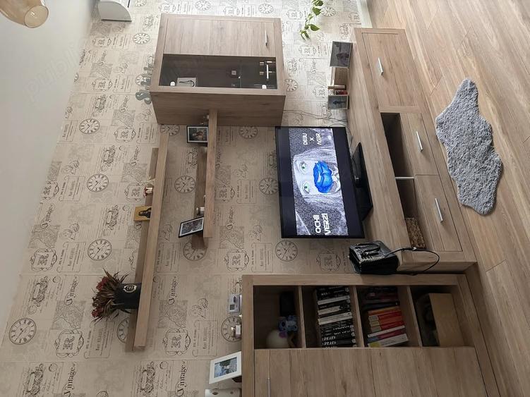 Garsonieră decomandată în Vest