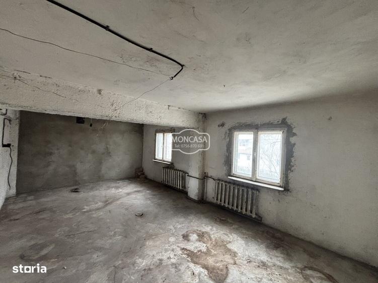 Casă cu 4 camere cu Teren 300 Mp în Central