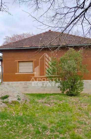 Casă individuală cu 4 camere cu Canalizare în Măgulicea