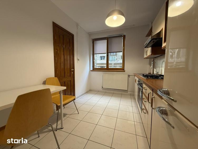 Apartament cu 2 camere semidecomandat în Centrul Istoric