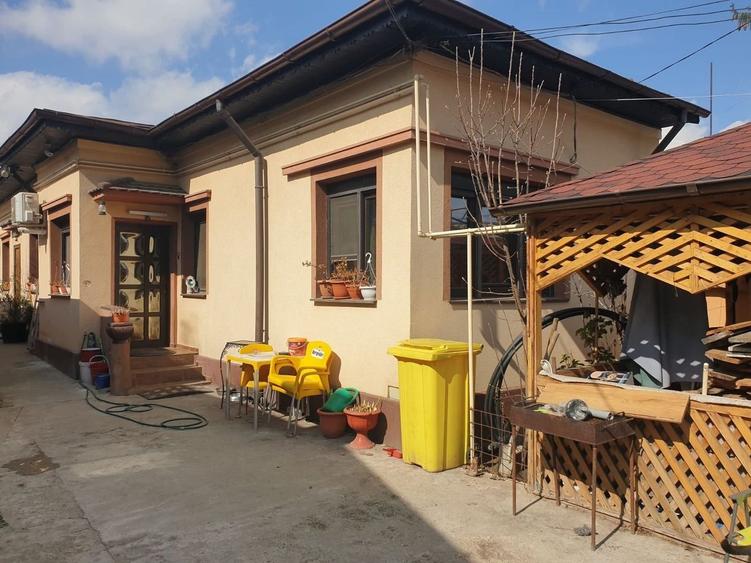 Casă individuală cu 5 camere cu Canalizare în Progresul