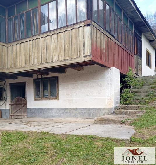 Casă individuală cu 3 camere cu Teren 2637 Mp în Trâmpoiele