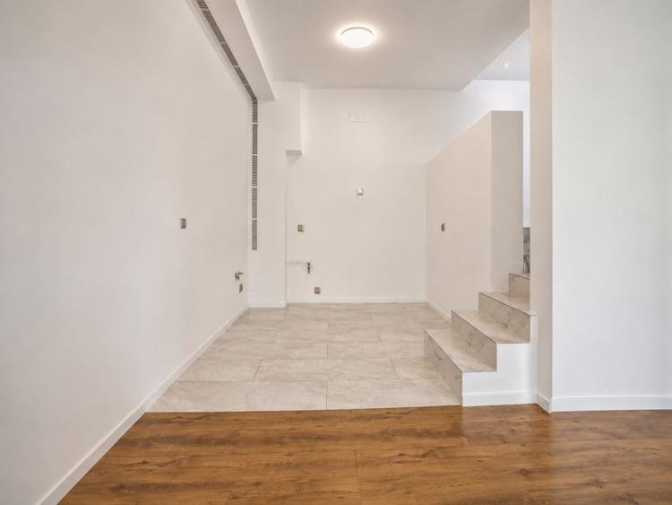 Duplex cu 5 camere cu Canalizare în Tunari