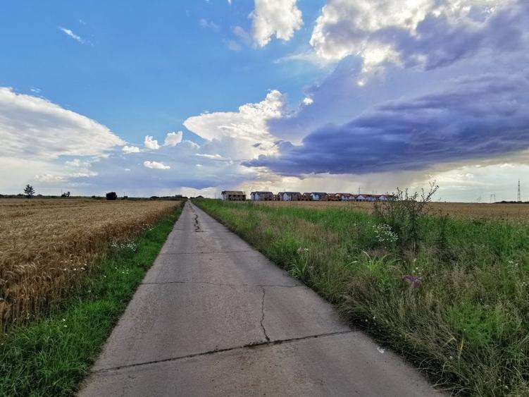 Teren Construcții intravilan de 1200 mp, în Sud