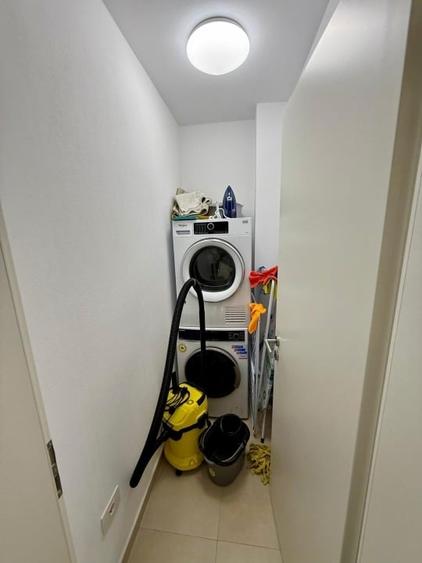 Apartament cu 3 camere decomandat, mobilat în Tractorul
