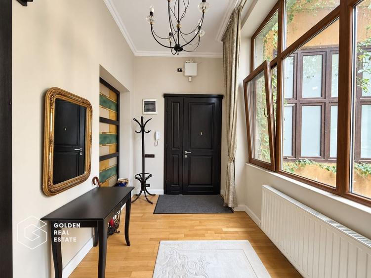 Apartament cu 3 camere decomandat, mobilat în Ultracentral