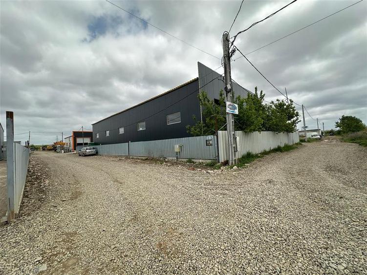Spațiu industrial, de 908 mp, în Tomești