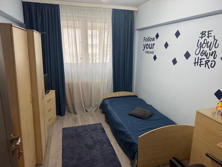 Apartament cu 3 camere decomandat în Drumul Taberei