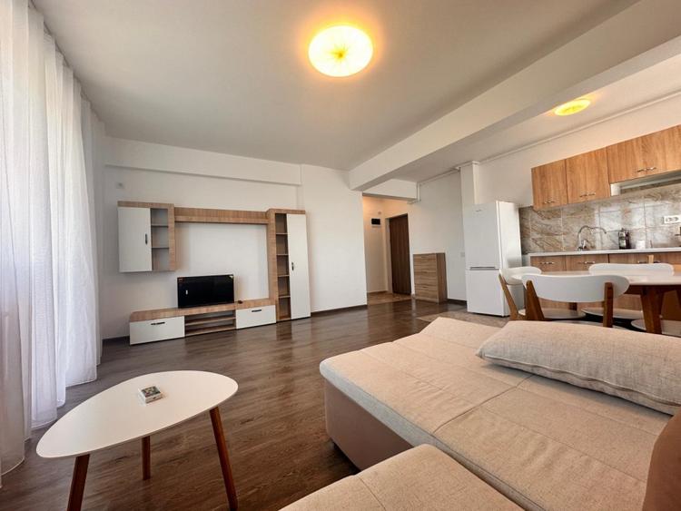 Apartament cu 2 camere semidecomandat în Metalurgiei