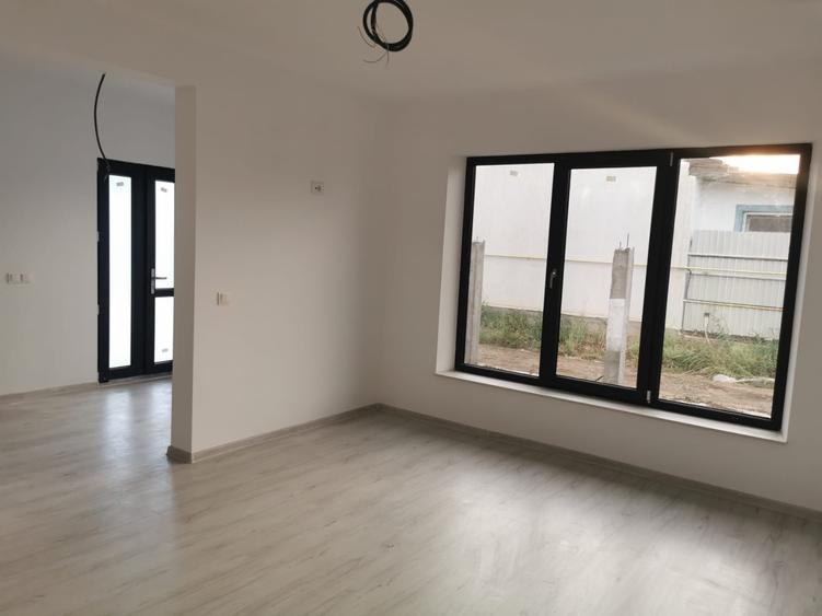 Casă cu 3 camere cu Teren 130 Mp în Vânători