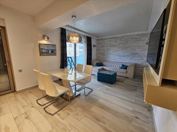 Apartament cu 2 camere decomandat, mobilat în Exterior Nord