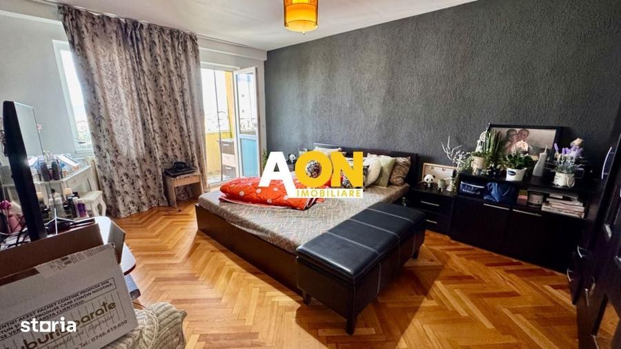 Apartament cu 3 camere decomandat în Cetate