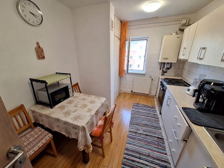 Apartament cu 2 camere decomandat în Zorilor