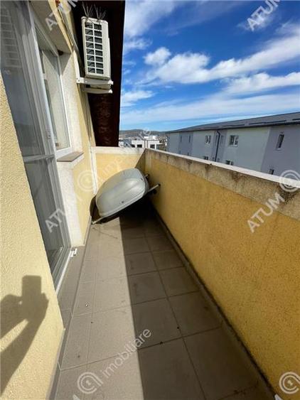 Apartament cu 2 camere semidecomandat, mobilat în Șelimbăr