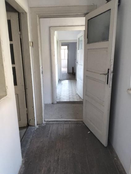 Casă cu 12 camere cu Teren 215 Mp în 13 Septembrie