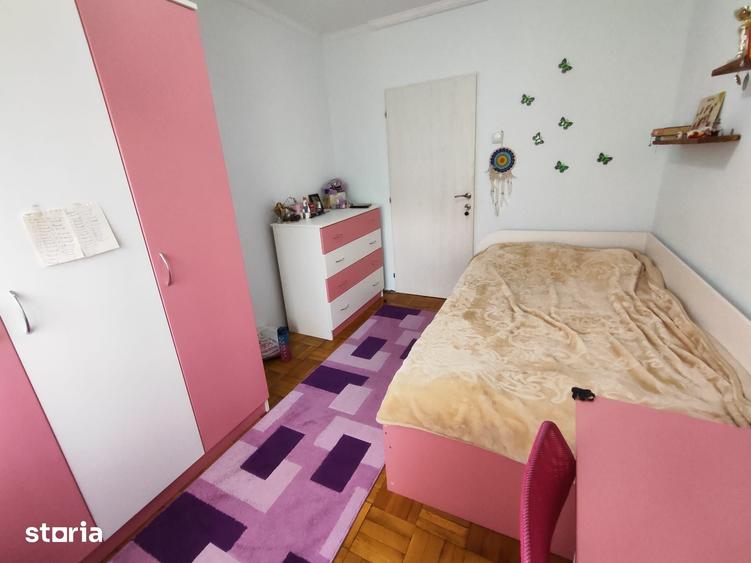 Apartament cu 3 camere decomandat în Ștefan cel Mare