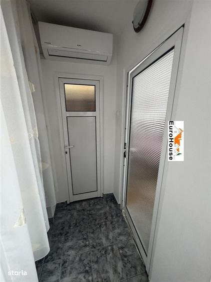 Apartament cu 3 camere decomandat în Cetate