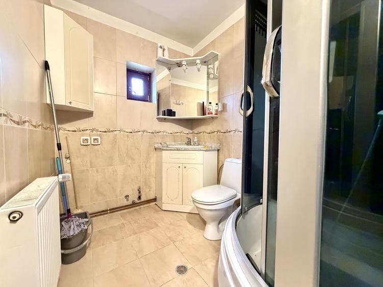 Apartament cu 2 camere semidecomandat, mobilat în Bucovina