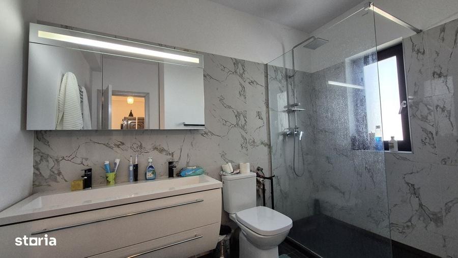Casă cu 4 camere cu Teren 700 Mp în Central
