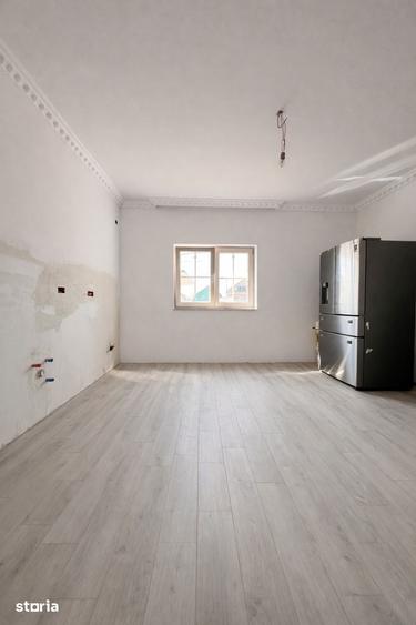Casă cu 5 camere cu Teren 1000 Mp în Sânandrei