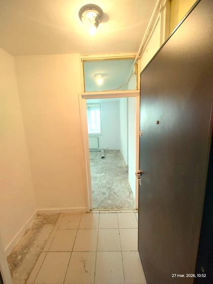 Apartament cu 3 camere decomandat în 13 Decembrie
