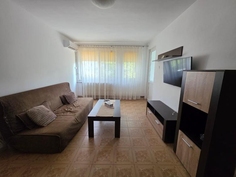 Apartament cu 2 camere semidecomandat în Dristor