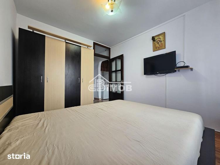 Apartament cu 3 camere în Micro 3