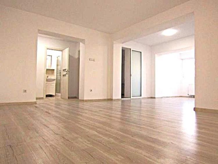 Apartament cu 4 camere decomandat în Micro 3