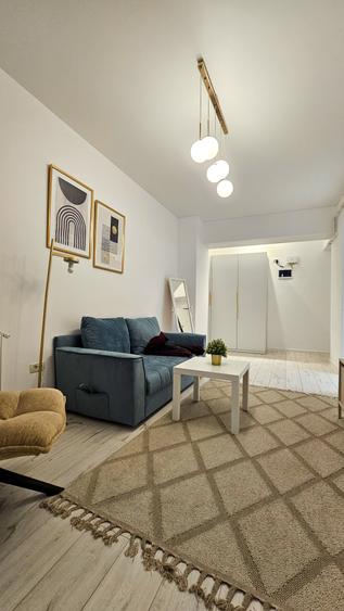 Apartament cu 2 camere semidecomandat, mobilat în 13 Septembrie