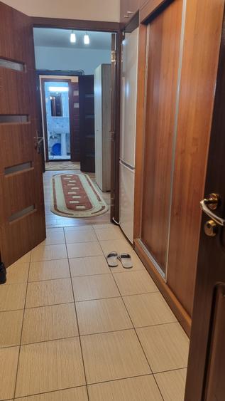 Apartament cu 3 camere decomandat în Berceni