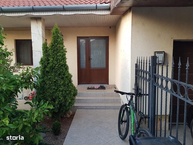 Casă cu 4 camere în Central