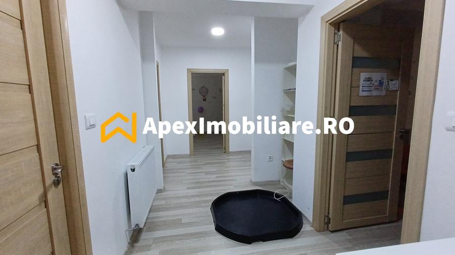 Casă individuală cu 20 camere cu Canalizare în Vitan Mall