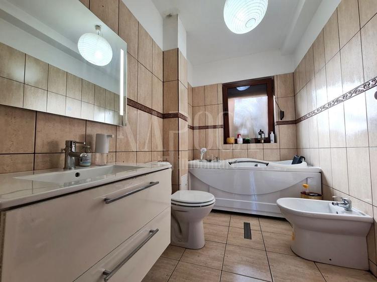 Duplex cu 7 camere cu Canalizare în Mănăștur