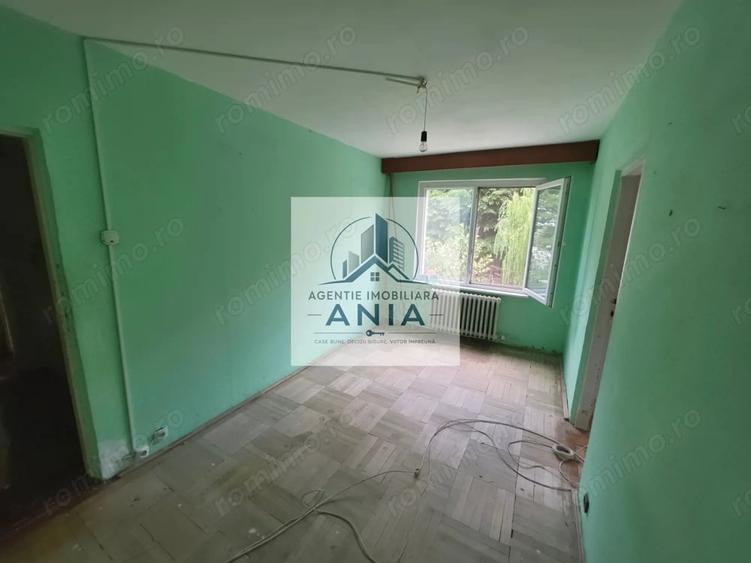 Apartament cu 3 camere semidecomandat în Neptun
