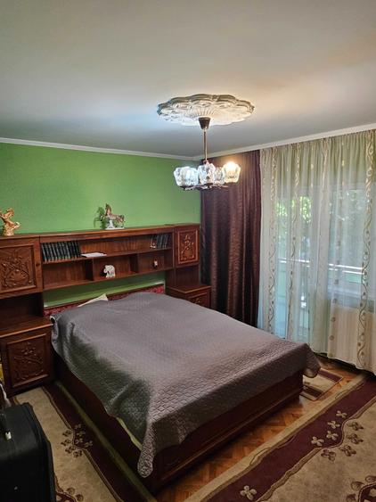 Apartament cu 3 camere decomandat în Micro 17